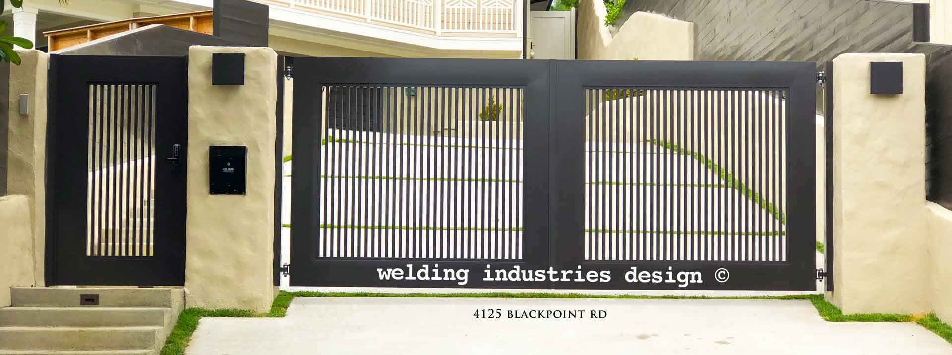 picket-wide-frame-gate